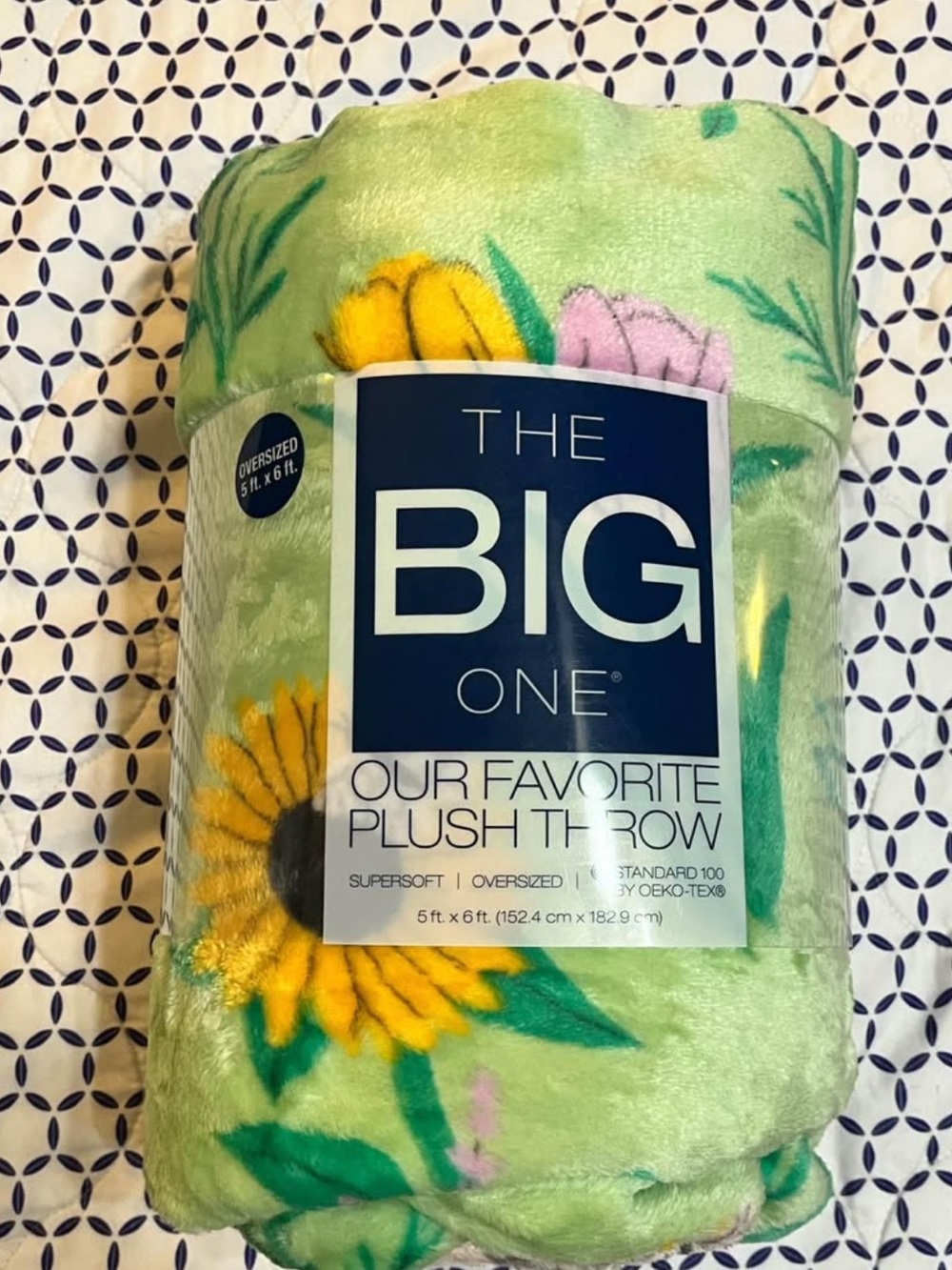 The Big One Light Green Floral Plush Throw with Sunflowers